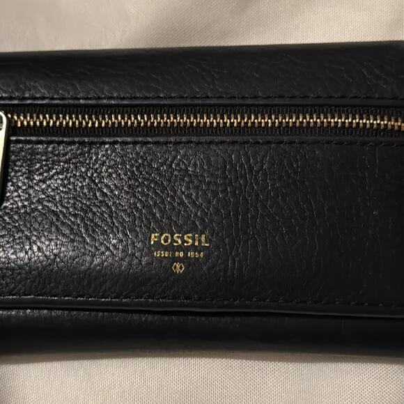 Fossil Black Tri Fold Women's Wallet Wrist Strap Black - Picture 2 of 8
